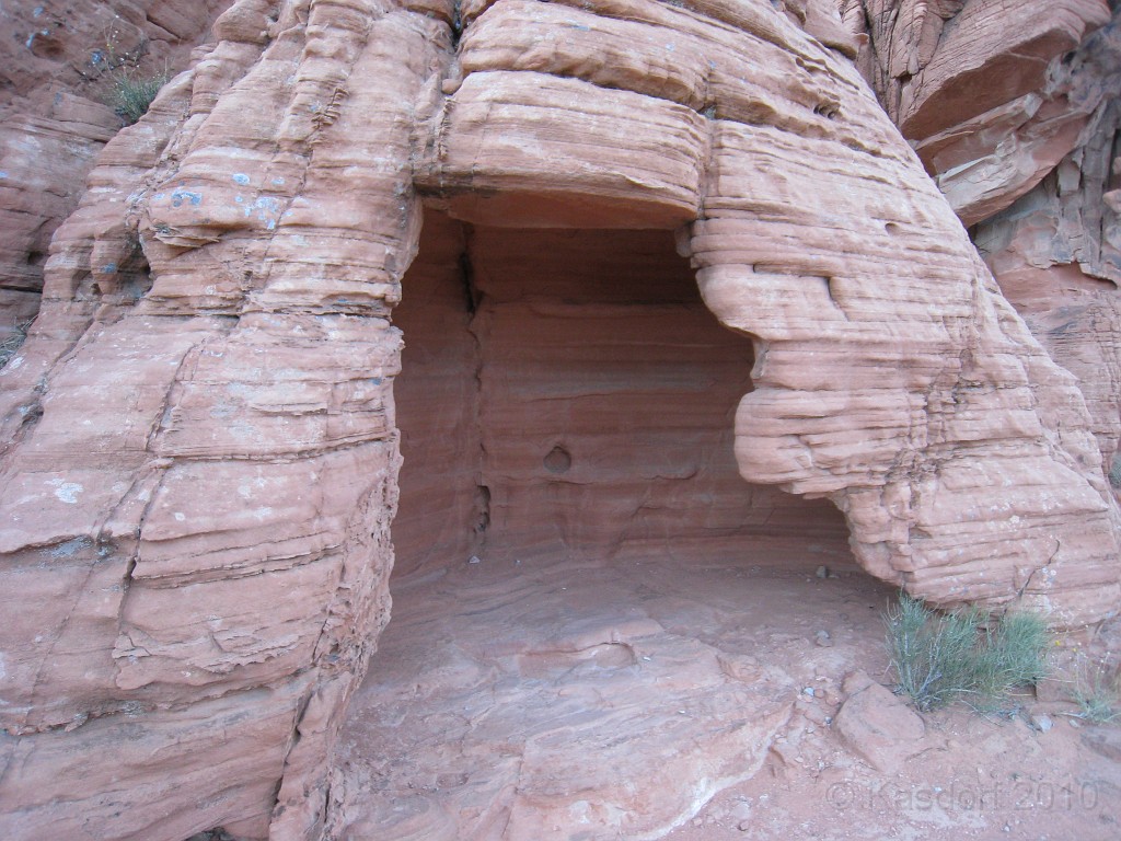 Las Vegas 2010 - Valley of Fire 1101.JPG - The 2010 Las Vegas Fire - Ice and Sweat Tour. Half Marathon, Red Rock Canyon, Mt. Charleston, Casinos, Valley of Fire.... and buffets!